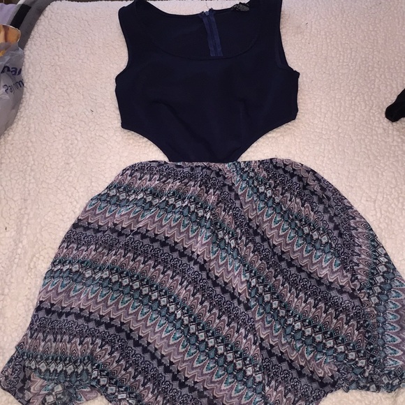 Dress - Picture 2 of 2